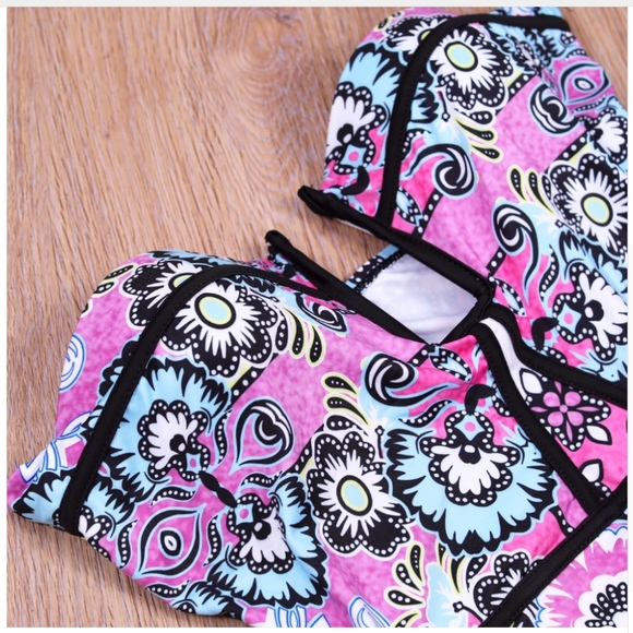 Strapless One Piece Swimsuit - Picture 4 of 5